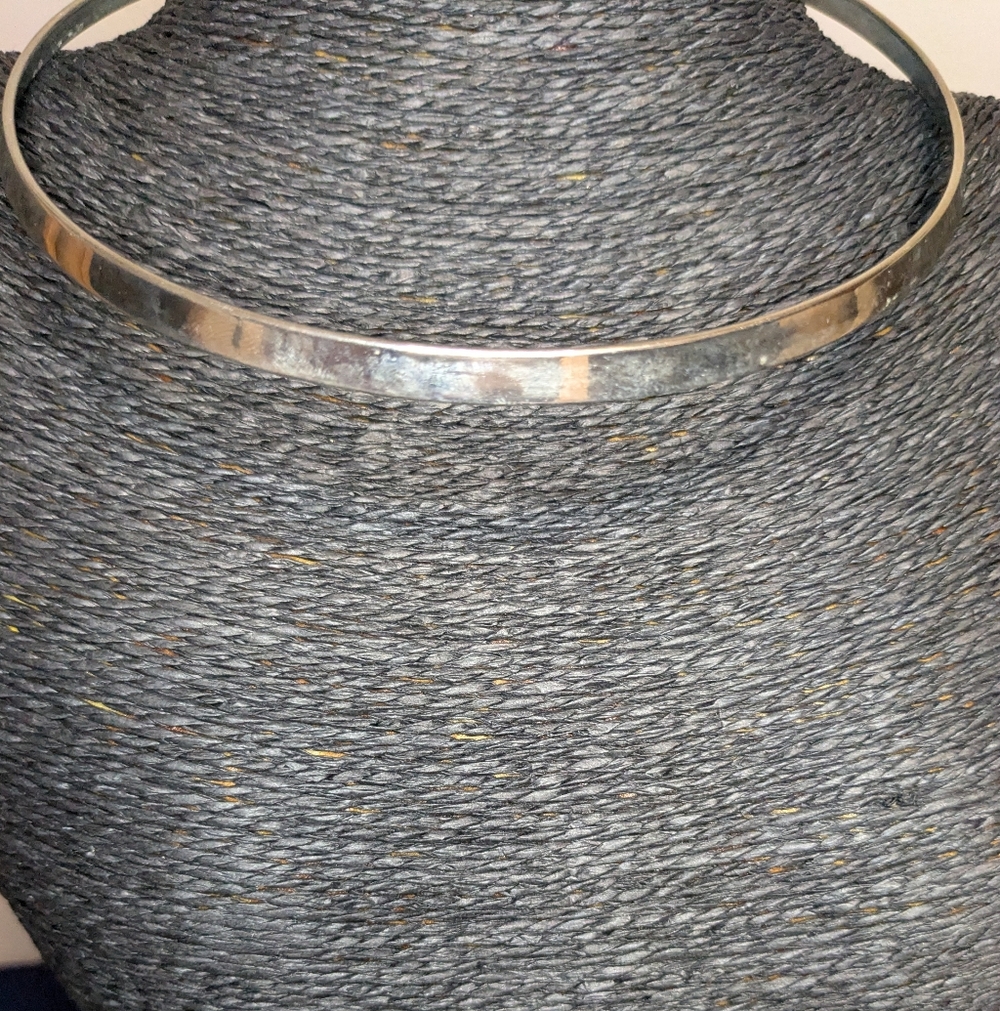 Minimalist Silver Collar Necklace - Sleek Women’s Choker